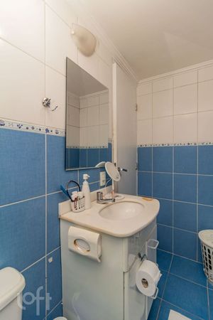 Image 15 - 883744
