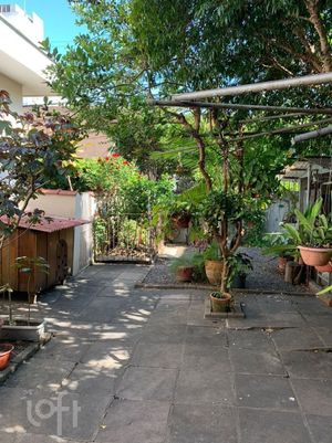 Image 34 - 883747