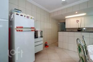 Image 4 - 883748