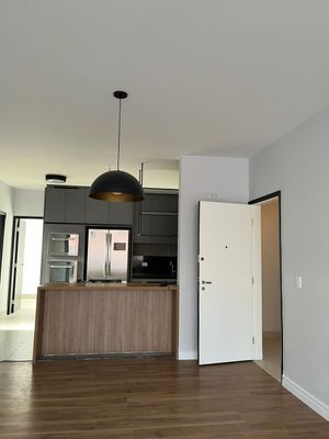 Image 19 - 883752