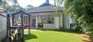 Image 10 - 883753