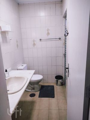 Image 17 - 883754