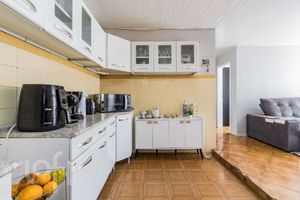 Image 37 - 883754