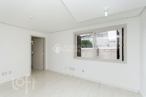 Image 19 - 883756