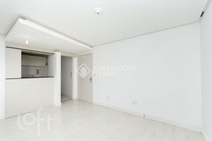 Image 3 - 883756