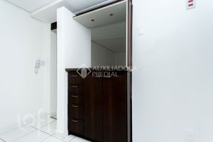 Image 7 - 883756