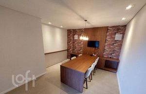 Image 25 - 883760