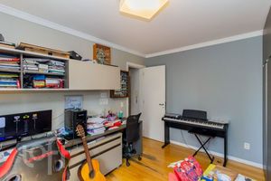 Image 37 - 883766