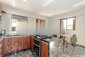 Image 13 - 883772