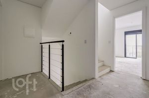 Image 28 - 883776