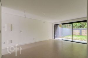 Image 6 - 883776