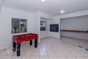 Image 25 - 883786