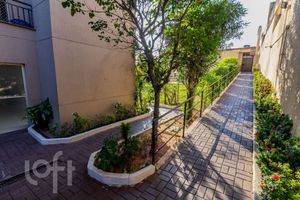 Image 42 - 883786