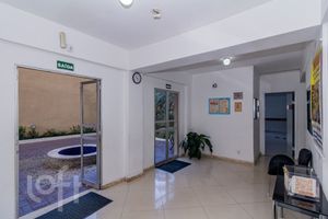 Image 24 - 883786