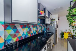 Image 13 - 883786