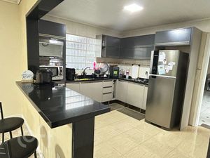 Image 4 - 883789