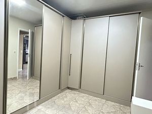 Image 8 - 883789