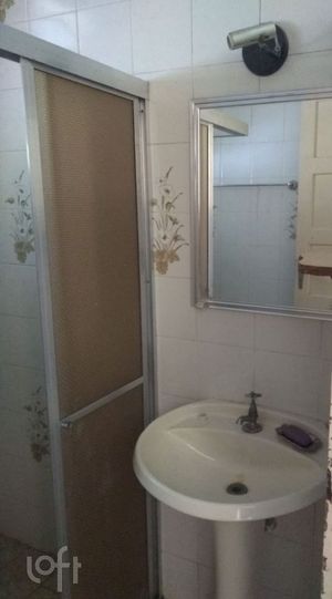 Image 7 - 883807