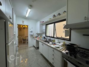 Image 9 - 883812