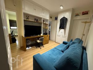 Image 13 - 883812