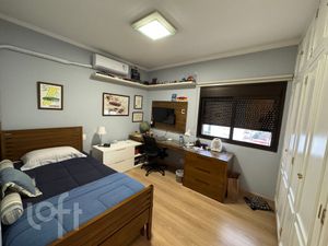 Image 17 - 883812