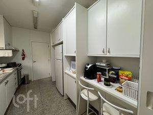 Image 10 - 883812