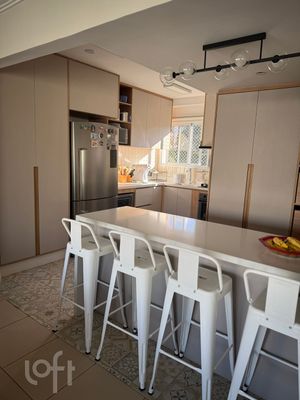 Image 10 - 883821