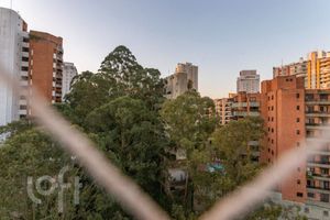 Image 40 - 883821