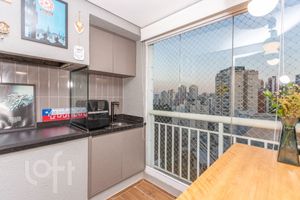 Image 6 - 883821
