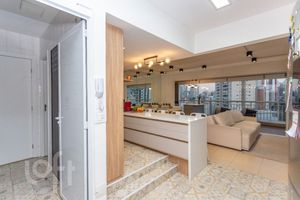 Image 13 - 883821