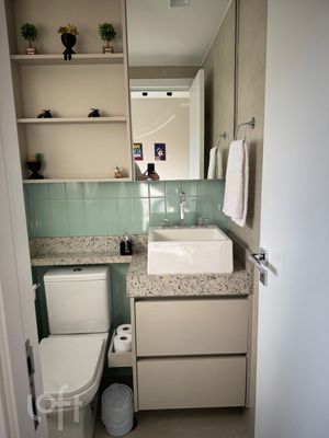 Image 37 - 883821
