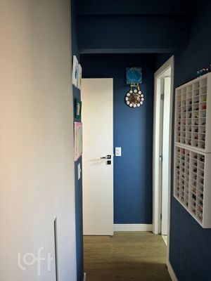 Image 32 - 883821