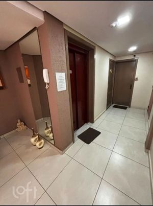 Image 12 - 883832