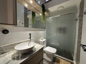 Image 13 - 883833