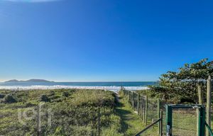 Image 17 - 883839