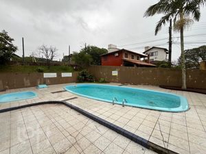 Image 18 - 883840