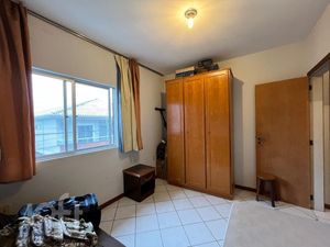 Image 11 - 883840