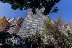 Image 24 - 883841
