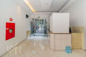 Image 17 - 883841