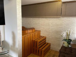 Image 17 - 883852