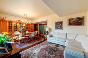 Image 17 - 883854