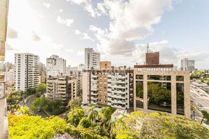 Image 1 - 883854