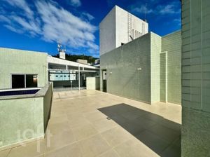 Image 22 - 883872