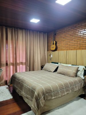 Image 5 - 883876