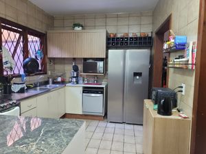 Image 17 - 883876