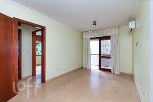 Image 9 - 883877