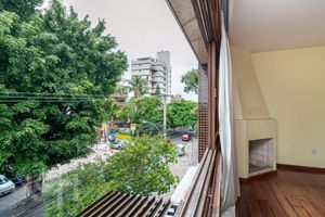 Image 4 - 883877