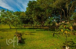 Image 15 - 883881