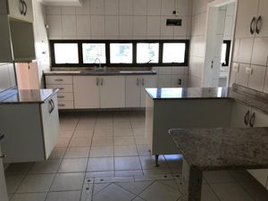 Image 10 - 883889