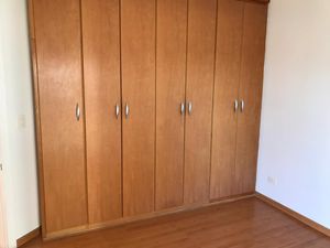 Image 18 - 883889